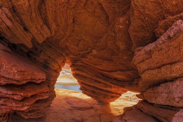 Utah, Glen Canyon NRA Eroded sandstone cave